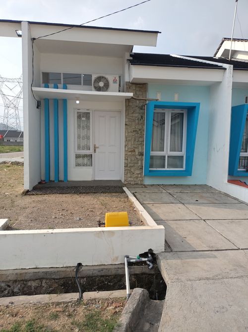 foto tampak rumah tipe PINUS HOOK B perumahan GRAND PESONA