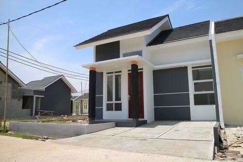 foto tampak rumah tipe 42/90 perumahan PESONA KAHURIPAN TAHAP 11