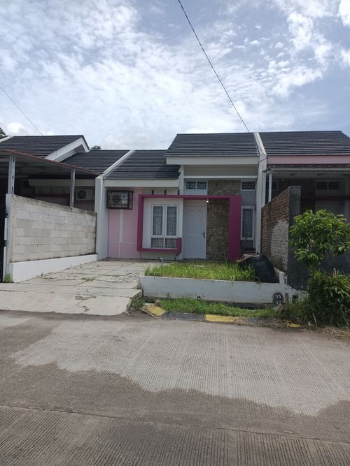 foto tampak rumah tipe PEARL A perumahan GRAND PESONA