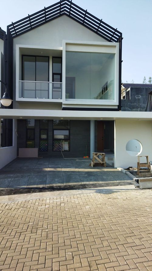 foto tampak rumah tipe Serenity perumahan PT Graha Pinus Asri