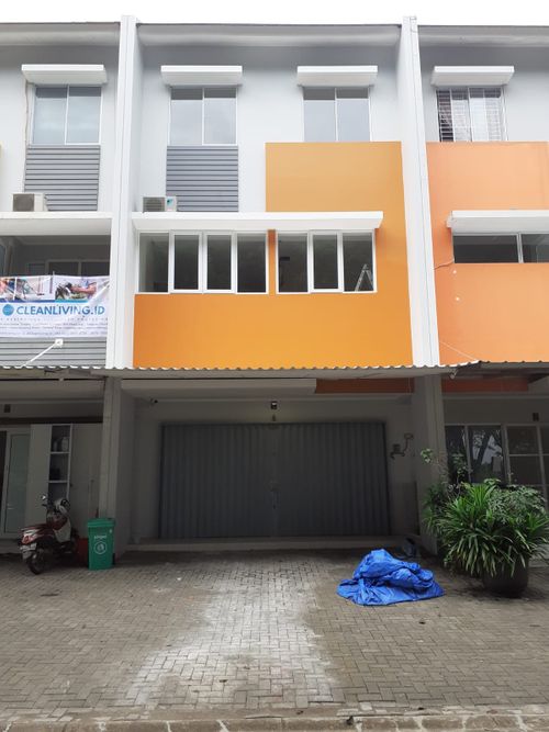 foto tampak rumah tipe SOHO perumahan CASA JARDIN THE GARDEN RESIDENCE
