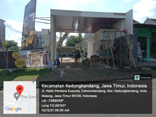 foto gerbang perumahan The Sanata Village