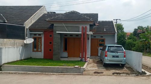 foto tampak rumah tipe 70 perumahan PERMATA KOPO 2