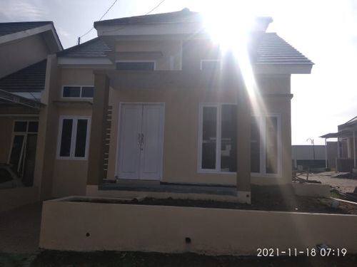 foto tampak rumah tipe 66 perumahan Bukit Royal Kencana 2