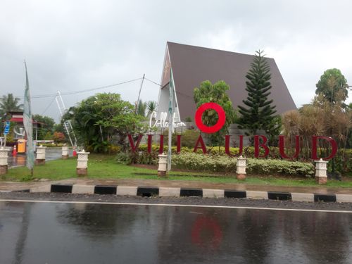foto gerbang perumahan Perumahan Villa Ubud