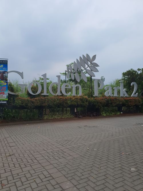 foto gerbang perumahan GOLDEN PARK 2