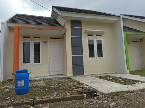 foto tampak rumah tipe 33/99 Cash perumahan PESONA KAHURIPAN TAHAP 8