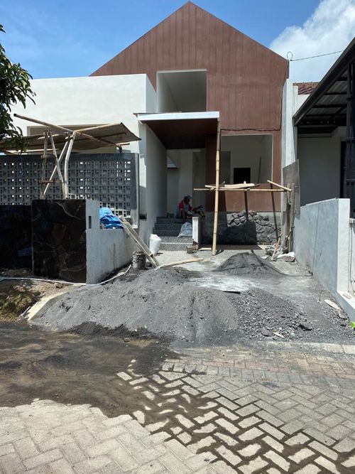 foto tampak rumah tipe 70/180 (M25) perumahan Greenland at Tidar