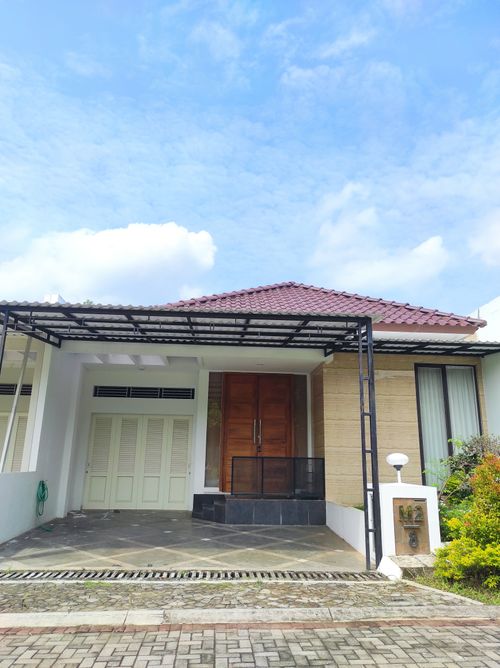 foto contoh rumah perumahan Montana Candi Golf
