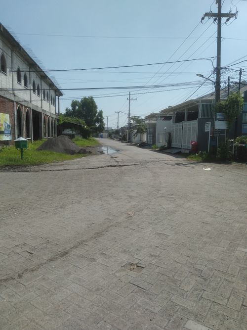 foto gerbang perumahan KO MANHATTAN KAV-06 (JL. GRAHA INDAH I/6)