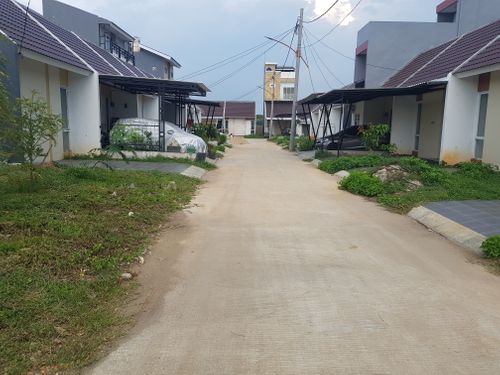 foto posisi tengah perumahan Mutiara Gading City Cluster New Liverpool Tahap 1