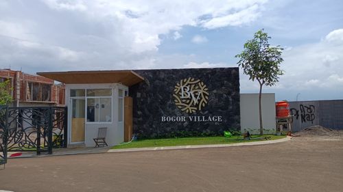 foto gerbang perumahan Bogor Village
