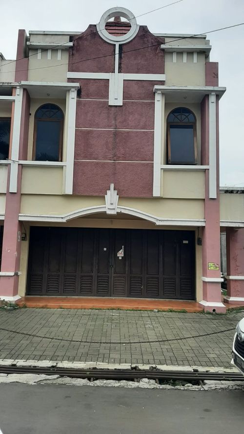 foto tampak rumah tipe 164/169 perumahan SETRA DAGO