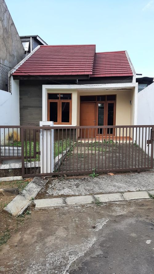 foto tampak rumah tipe 51/132 perumahan SETRA DAGO