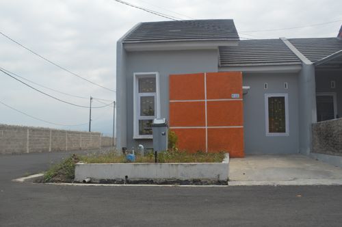 foto tampak rumah tipe 36/72 perumahan De Nirwana Garden