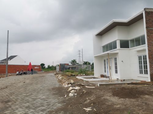 foto posisi tengah perumahan TRUSMILAND ARJAWINANGUN 2 ( DIAMOND ARJAWINANGUN )