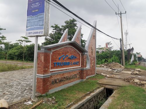 foto gerbang perumahan TRUSMILAND ARJAWINANGUN 2 ( DIAMOND ARJAWINANGUN )