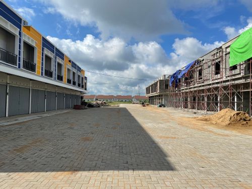 foto posisi tengah perumahan WATER FRONT CITY
