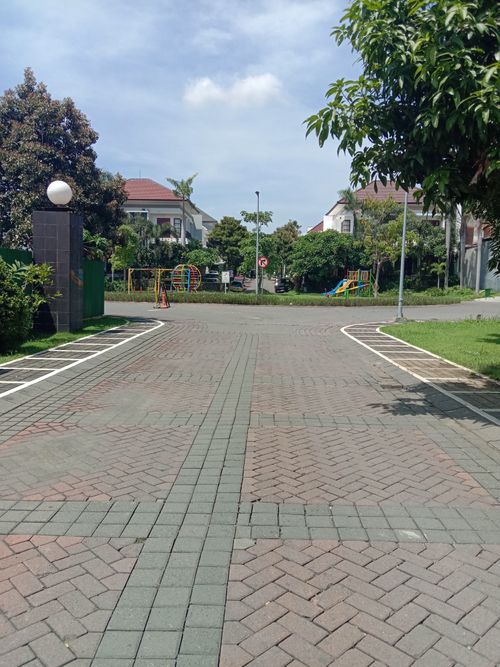 foto posisi tengah perumahan EMERALD MANSION CITRALAND
