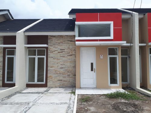 foto tampak rumah tipe espada (komersil) perumahan Granada City