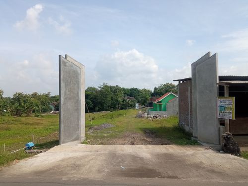 foto gerbang perumahan PERUMAHAN BAITI JANNATI REGENCY ALASTUWO