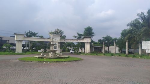 foto gerbang perumahan Mandiri Regency