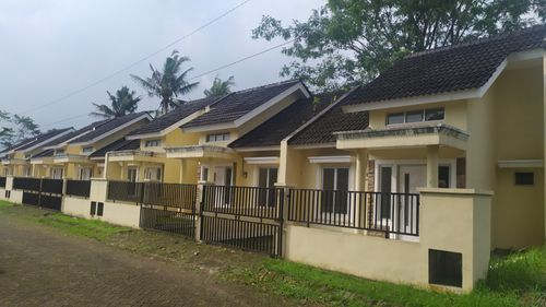 foto contoh rumah perumahan Mandiri Regency