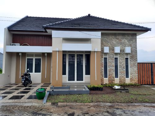 foto tampak rumah tipe Cluster IV / Semeru perumahan Pesanggrahan Kusuma