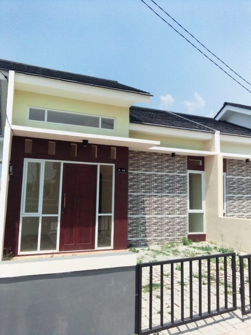 foto tampak rumah tipe D-11 30/104 perumahan Graha Puri Jejalen