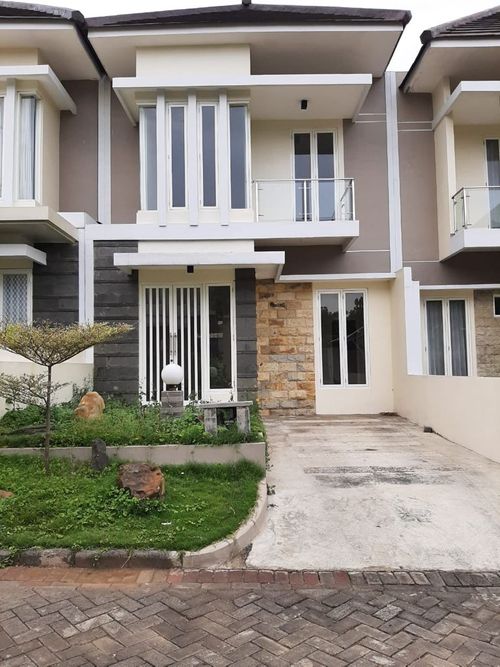 foto tampak rumah tipe 120/170 perumahan KAYANA REGENCY