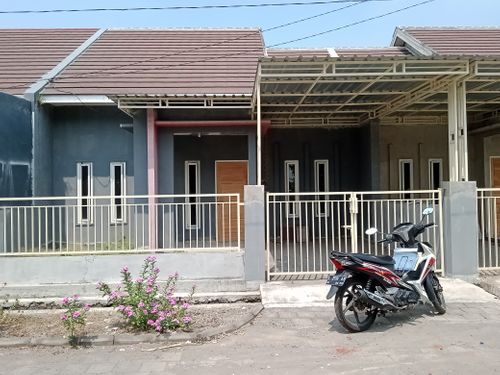 foto tampak rumah tipe 76/128 perumahan GRAHA ASRI SUKODONO TAHAP 4
