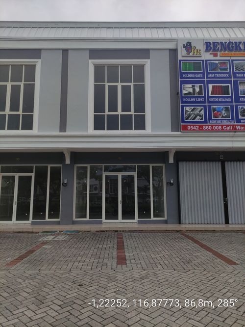 foto tampak rumah tipe 135 perumahan Grand City Balikpapan Cluster Golden Boulevard