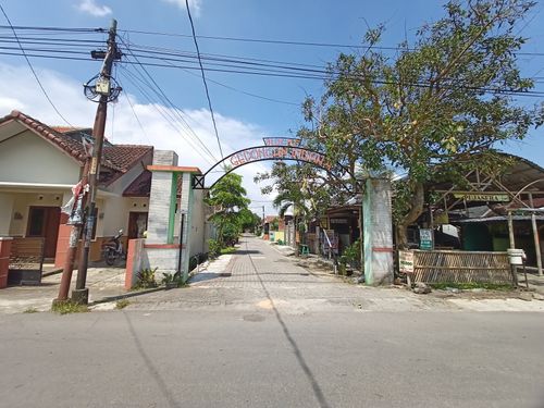 foto gerbang perumahan GEDONGAN INDAH