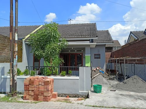 foto contoh rumah perumahan GEDONGAN INDAH