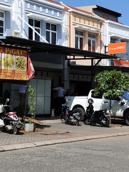 foto tampak rumah tipe TOWNHOUSE H 7 NO 20 perumahan Daan Mogot Arcadia