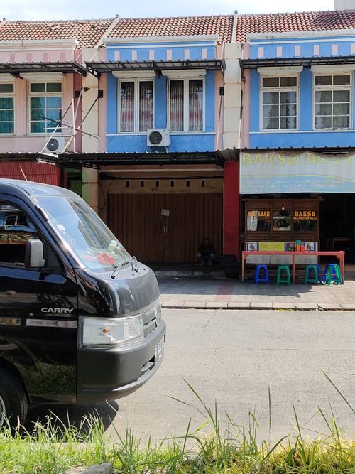 foto tampak rumah tipe TOWNHOUSE H 7 NO 33 perumahan Daan Mogot Arcadia