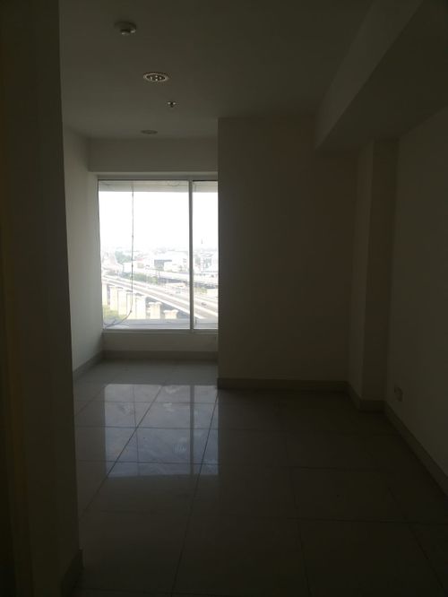 foto tampak rumah tipe EMERALD STUDIO A perumahan GRAND KAMALA LAGOON TOWER EMERALD & BARCLAY