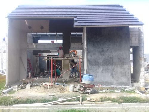 foto tampak rumah tipe 78/150 perumahan Sinergi Land Tuban