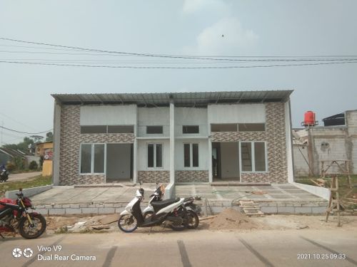 foto tampak rumah tipe RUMAH NIAGA perumahan Grandvista Cikarang