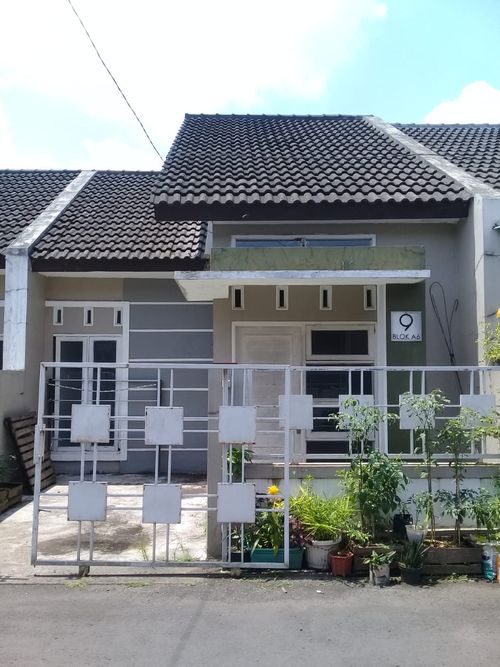 foto tampak rumah tipe 65/83 perumahan PERMATA CIKURUBUK REGENCY