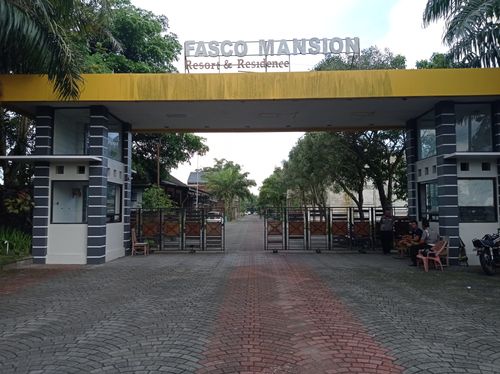 foto gerbang perumahan FASCO MANSION