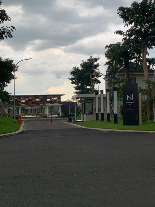 foto gerbang perumahan NORTHWEST HILL CITRALAND