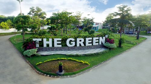 foto gerbang perumahan THE GREEN