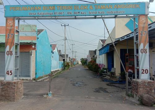 foto gerbang perumahan BUMI TERISI ELOK