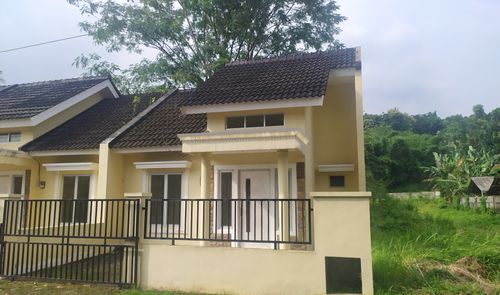 foto tampak rumah tipe T. 50 perumahan Mandiri Regency