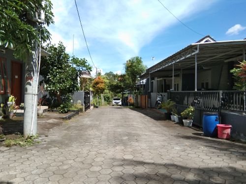 foto posisi tengah perumahan GRIYA MUSTIKA SEDAYU