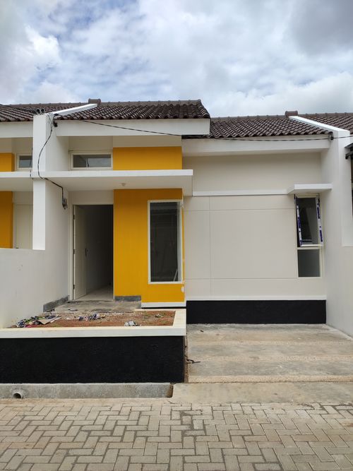 foto tampak rumah tipe Pinus E-8 perumahan MEGAH NUSA MADANI