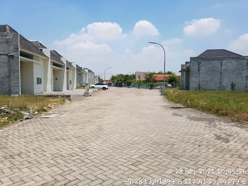 foto posisi tengah perumahan ROYAL INDAH REGENCY