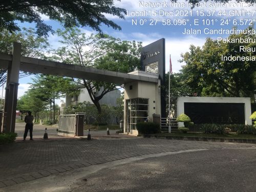 foto gerbang perumahan D'VILLAS