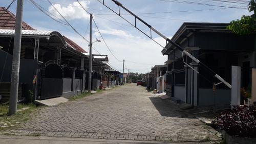 foto gerbang perumahan perum permata jingga